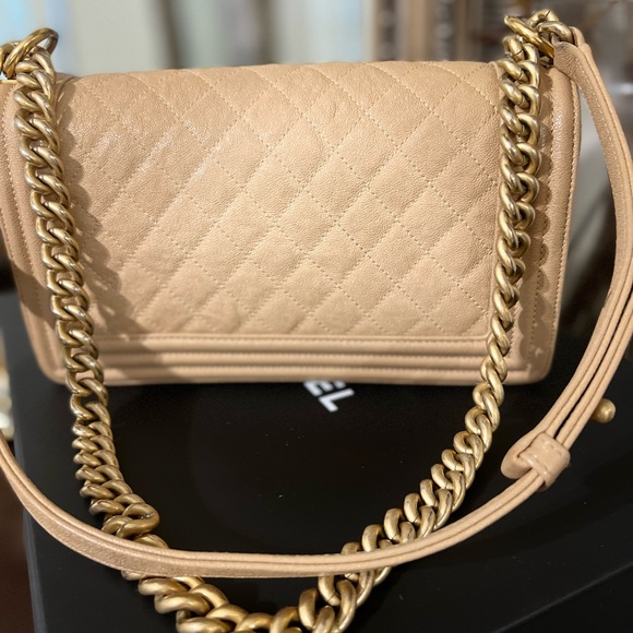 Chanel Medium Boy Bag - Picture 4 of 7
